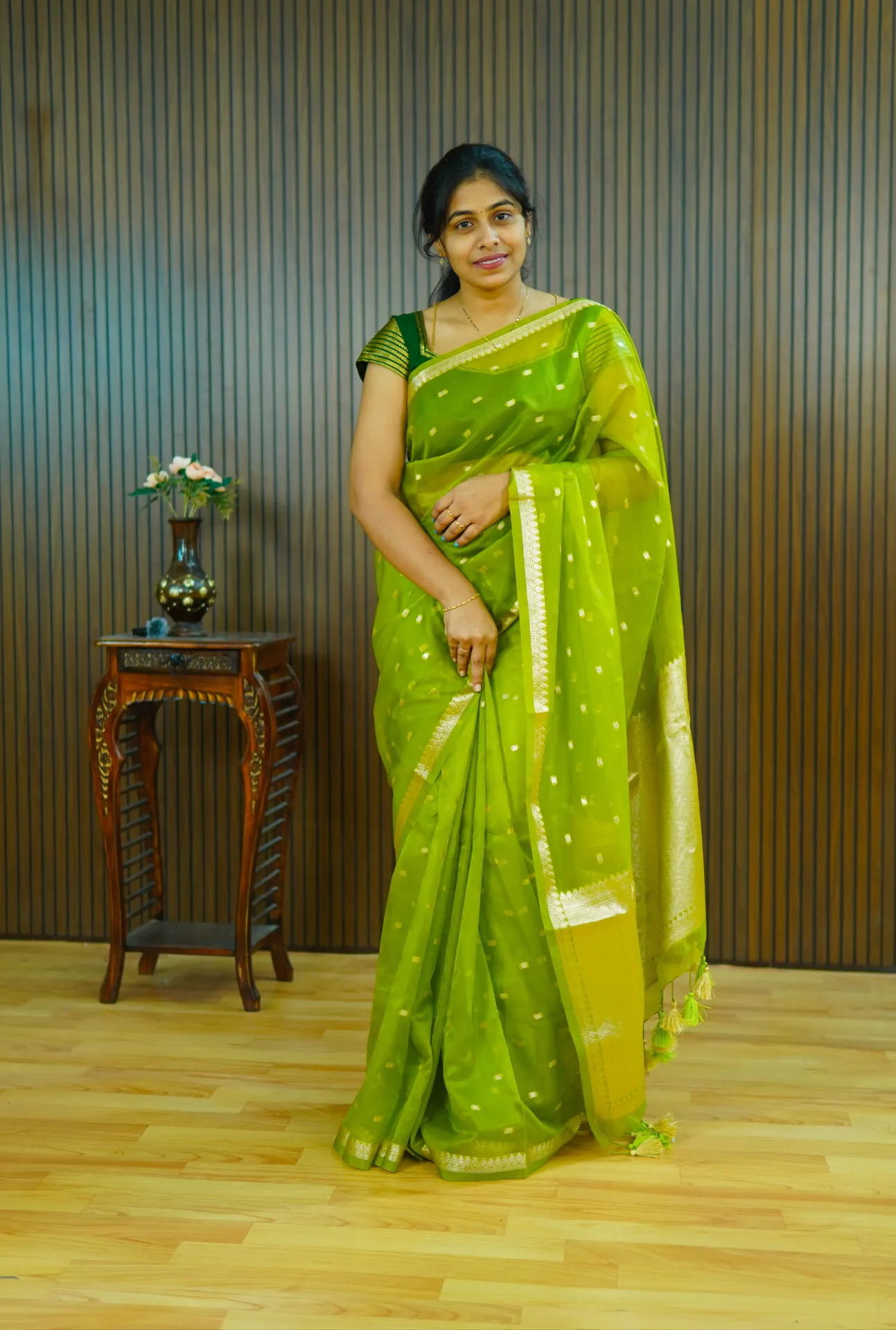 Organza saree with small butties FFF165