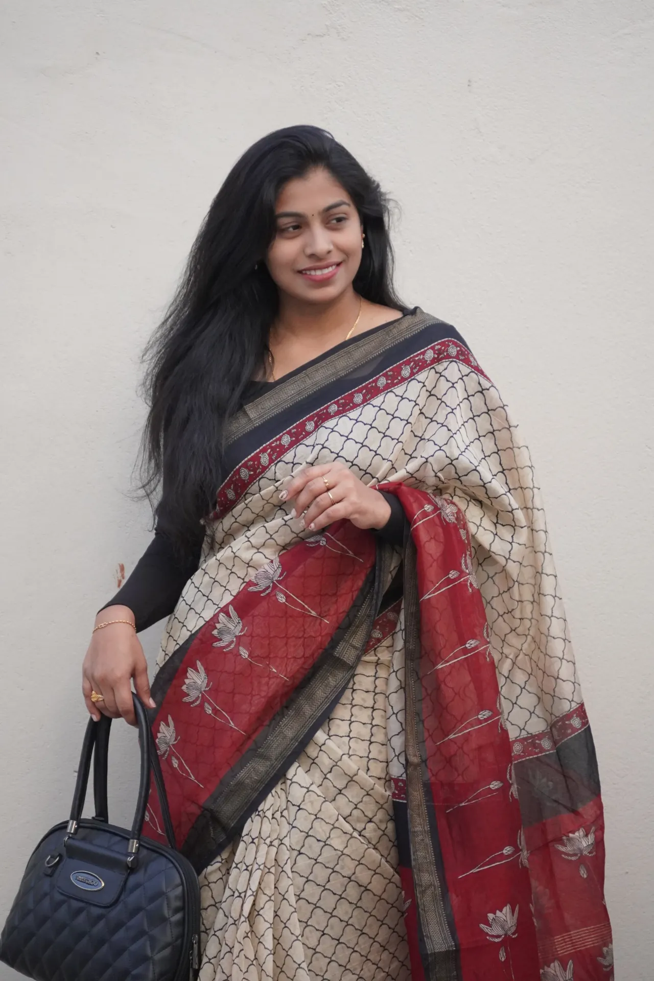 Maheshwari Silk Saree | Black with Beige Lotus Design Border | Hand Block Print Pallu | Red & Gold Border