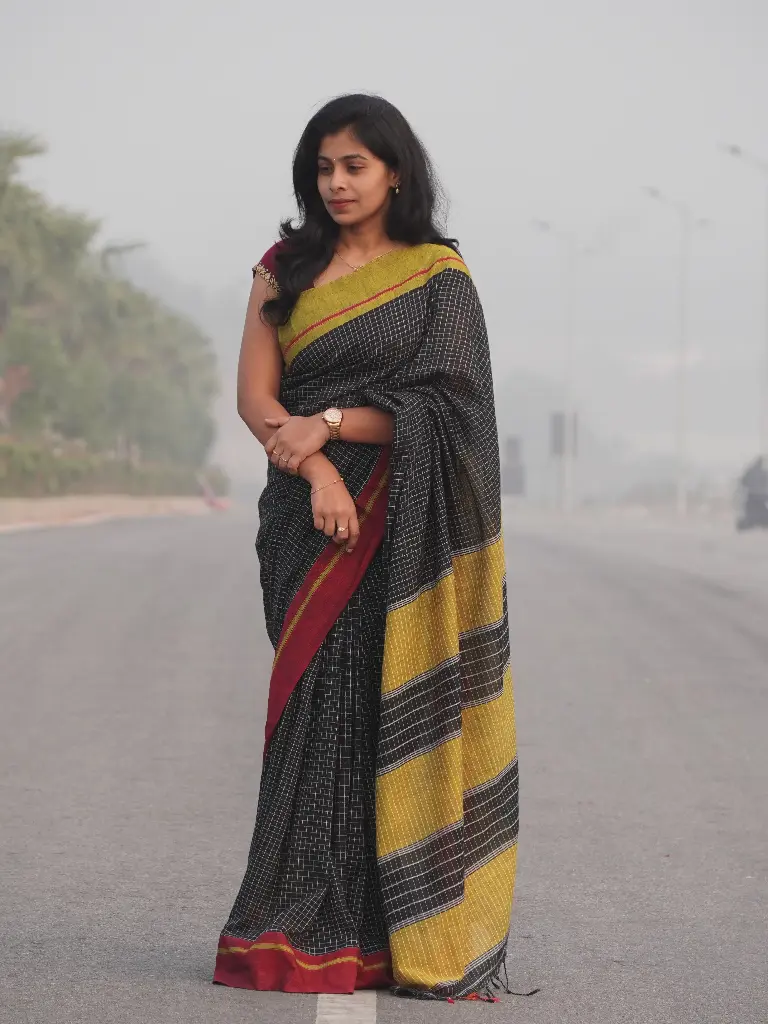 Classic Khadi Cotton Checks Saree with Matching Blouse (Unstitched, No)